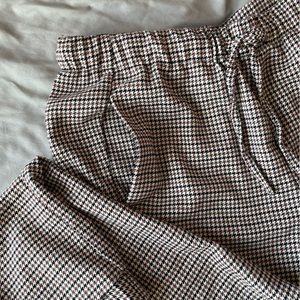Cute vintage/wool look plaid pant with elastic waist